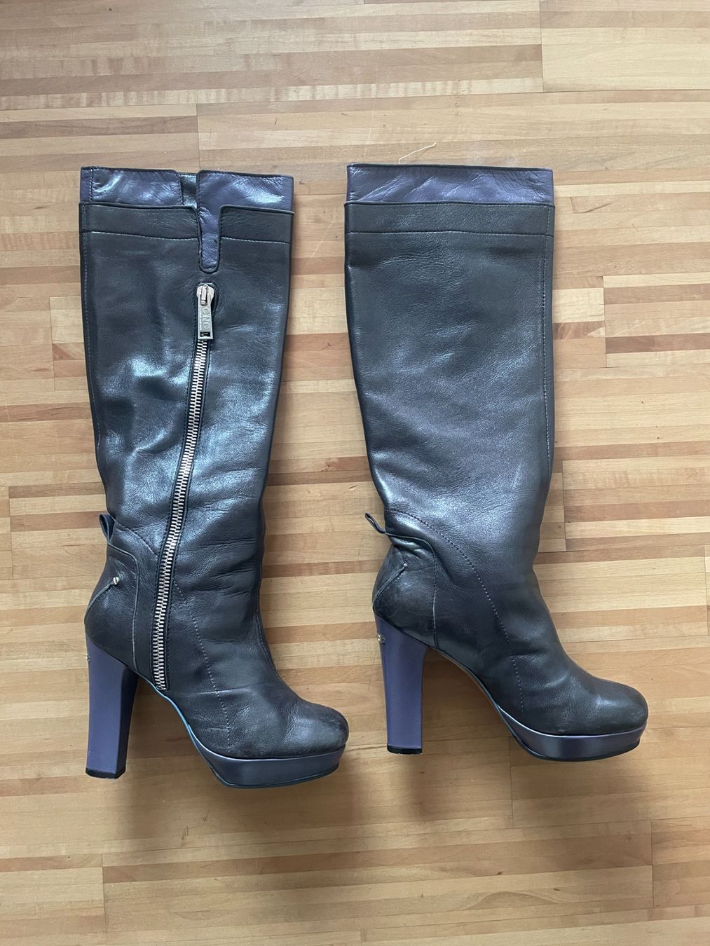 Scarpe da donna: Vintage Costume National Leather Boots – Usato da Zürich venduto da nao_6f5t