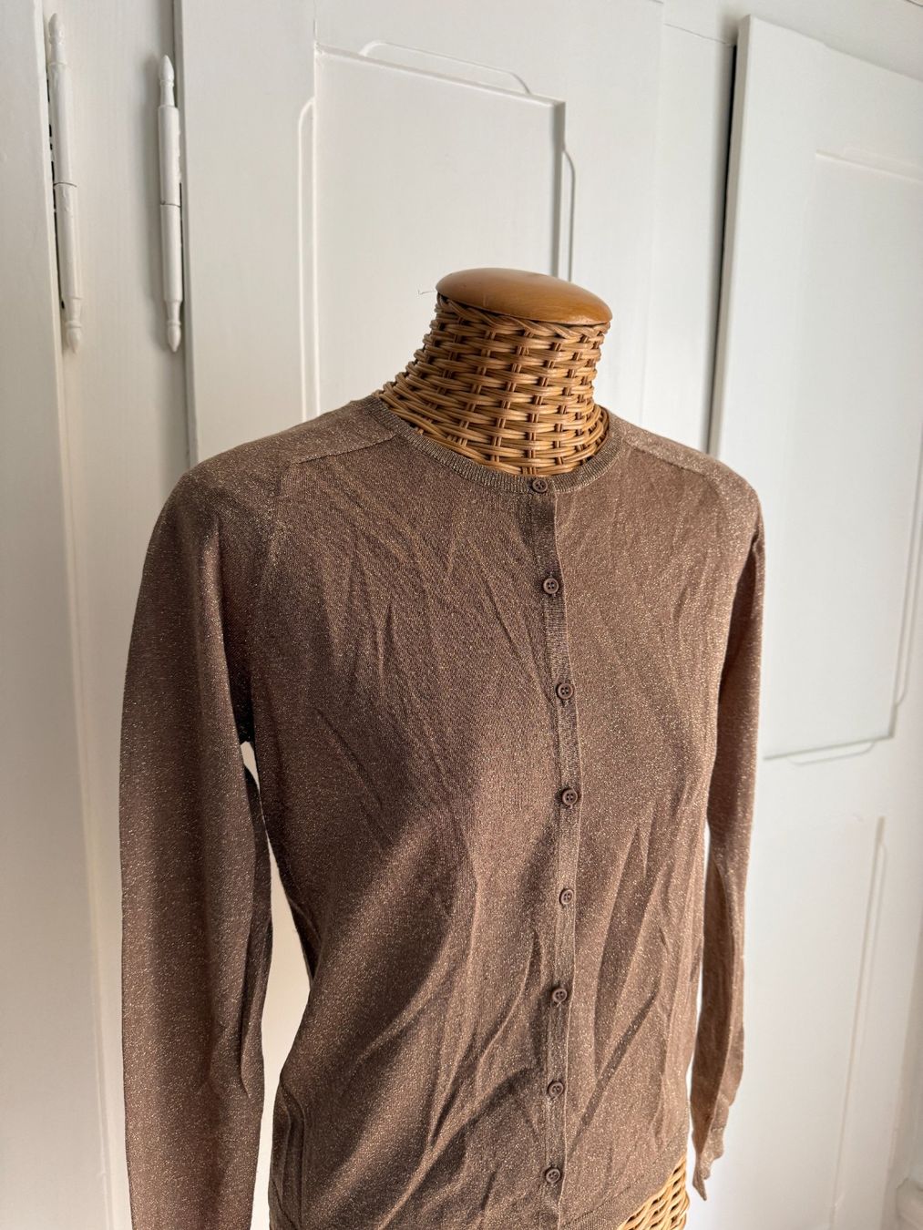 Globus Giacche: GLOBUS - Feinstrick Cardigan hellbraun-golden S – Usato da Zürich venduto da Diazaio 1
