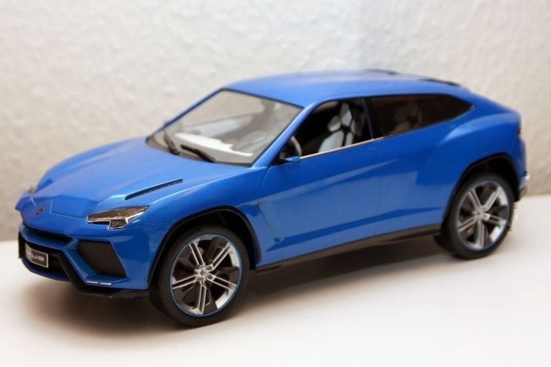 Lamborghini Modellini d'auto: Lamborghini Urus Concept Car 2012 Auto China Peking dunkel – Nuovo e nell'imballaggio originale da Gerlafingen venduto da espero88 1