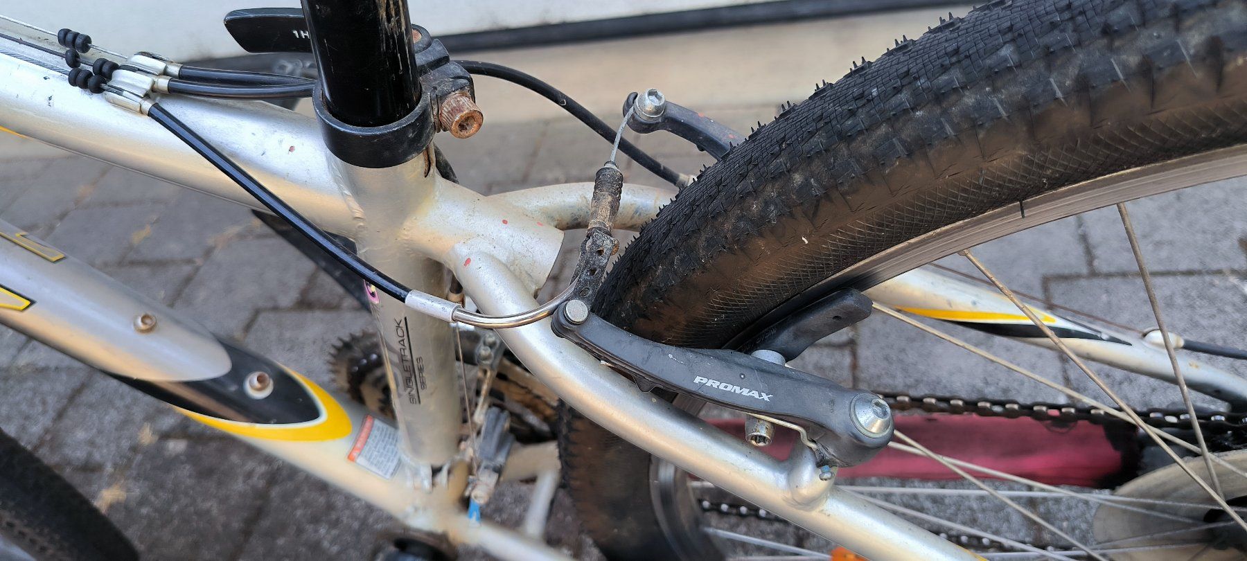 Velos: Einsteiger-Mountainbike   13" Stahlrahmen – Gebraucht aus Hellikon von Olbee 8