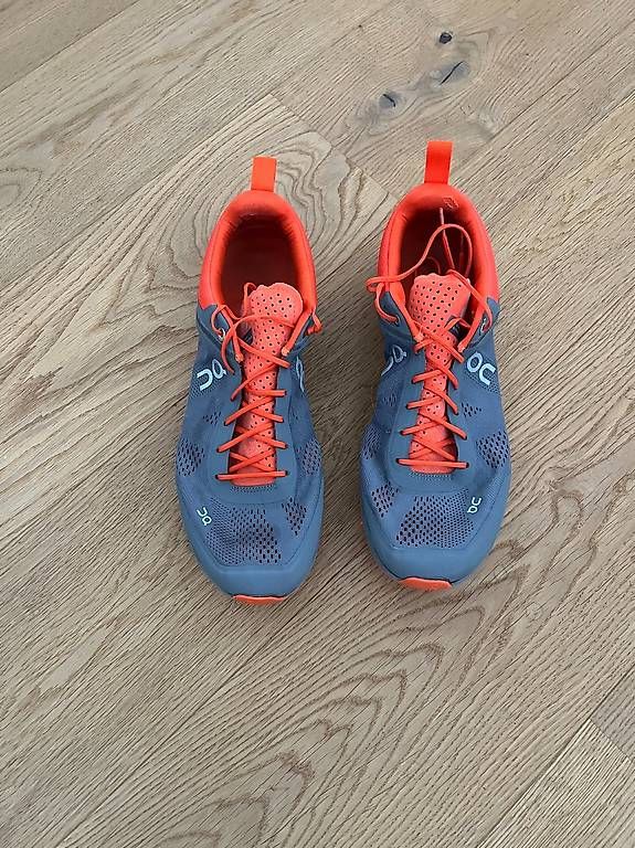 On Chaussures hommes: On Schuhe – D'occasion à Murten par bea_n5yn