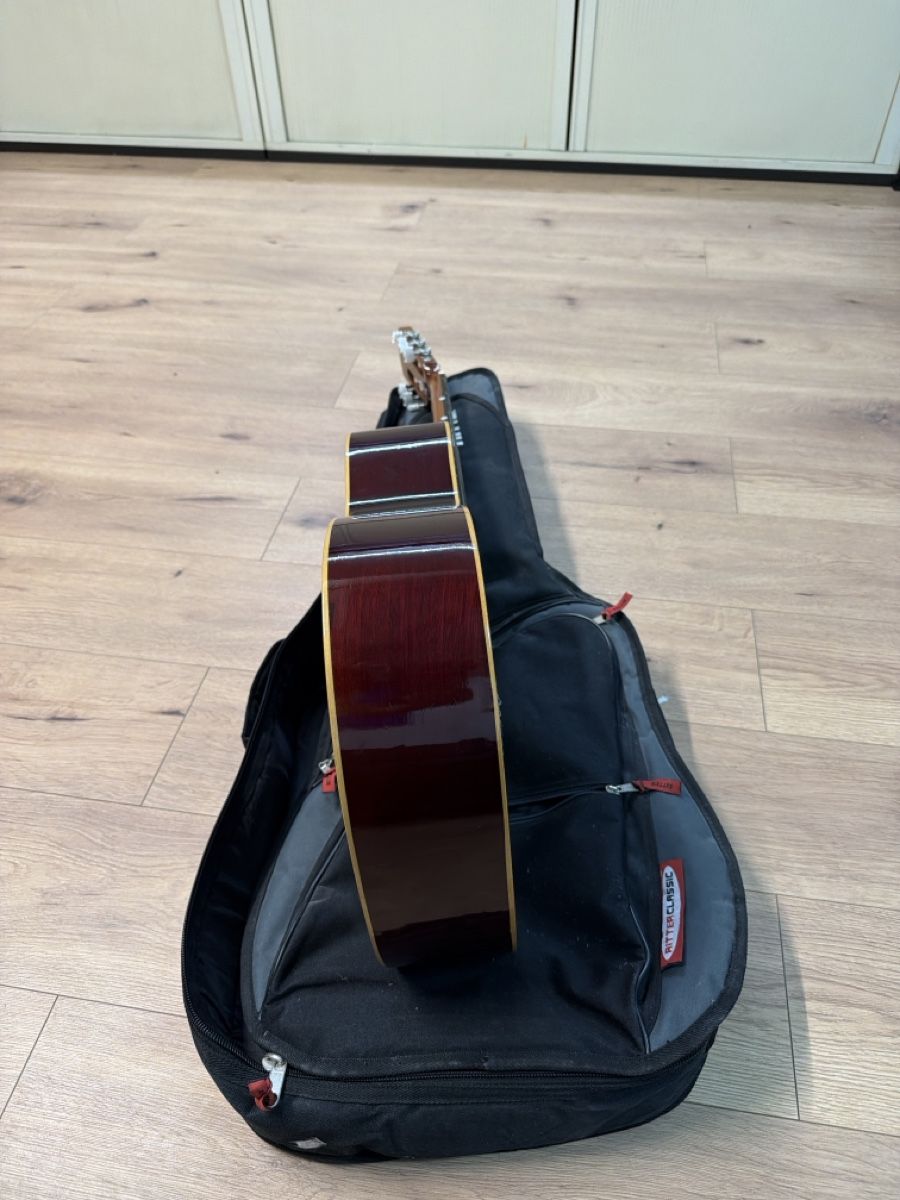Alhambra Strumenti musicali: Chitarra classica Alhambra 1977 con custodia – Usato da basel venduto da Swiss._.1978 4