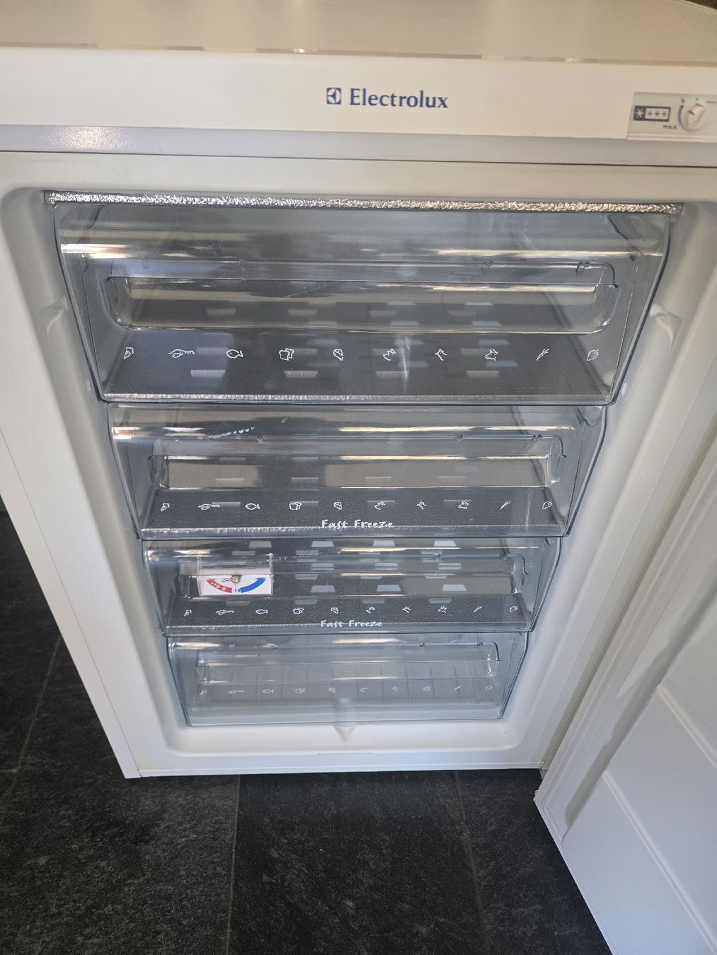 Electrolux Congelatori: Gefrierschrank Electrolux Mit 4 schubladen  – Usato da Oberburg venduto da B-2 2