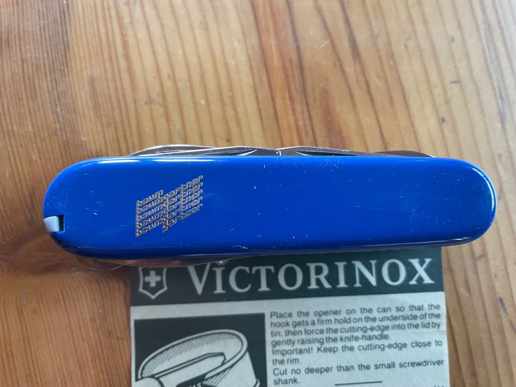Victorinox Coltelli tascabile: Couteau Victorinox – Nuovo e nell'imballaggio originale da Le Châble VS venduto da Dudu57 1
