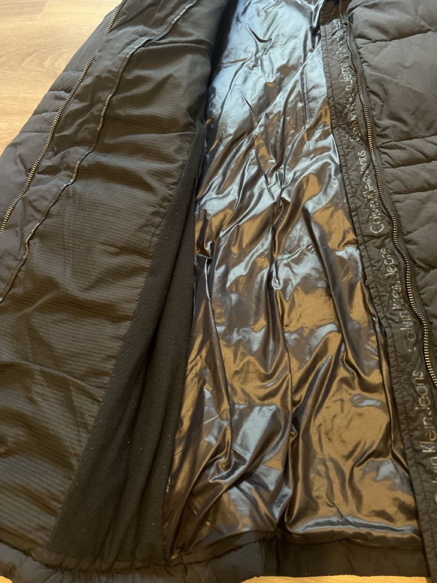 Calvin Klein Cappotti: Warm Winter Jacket with Fur, Calvin Klein – Usato da Adliswil venduto da Sale12 2
