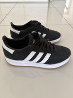 Adidas Turnschuhe schwarz weiss Grösse 43 1/3