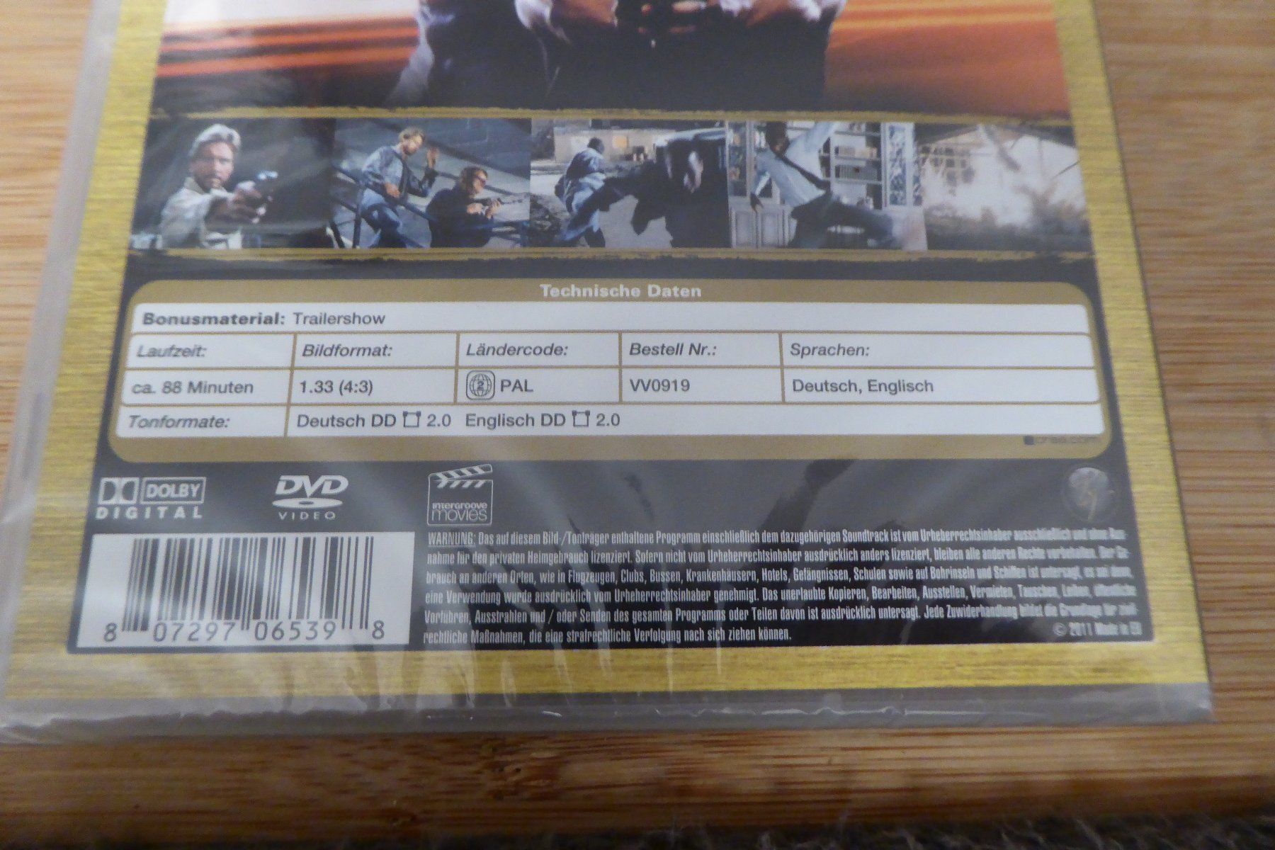Tutti i DVDs: DVD Tough and Deadly – Nuovo e nell'imballaggio originale da Allschwil venduto da Summelsarium 3