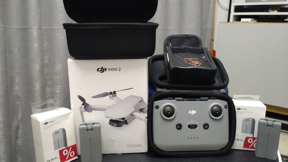 DJI Mini 2 Drohne, Fly More Combo, Top Zustand (Gebraucht) in Suhr für ...