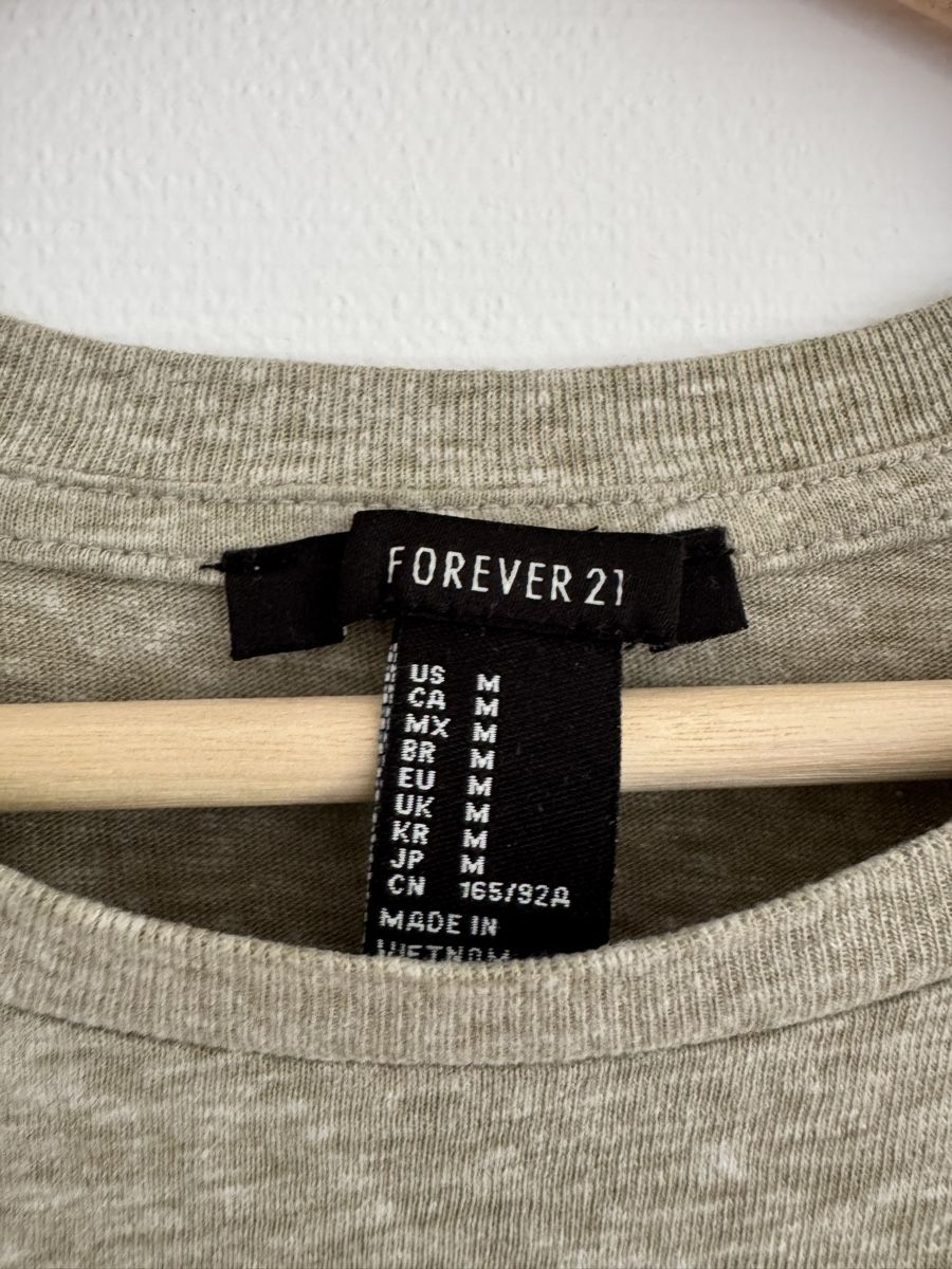 T-Shirts: T-Shirt Forever 21 kurz Grösse M – Gebraucht aus St. Gallen von nikolasbong 2