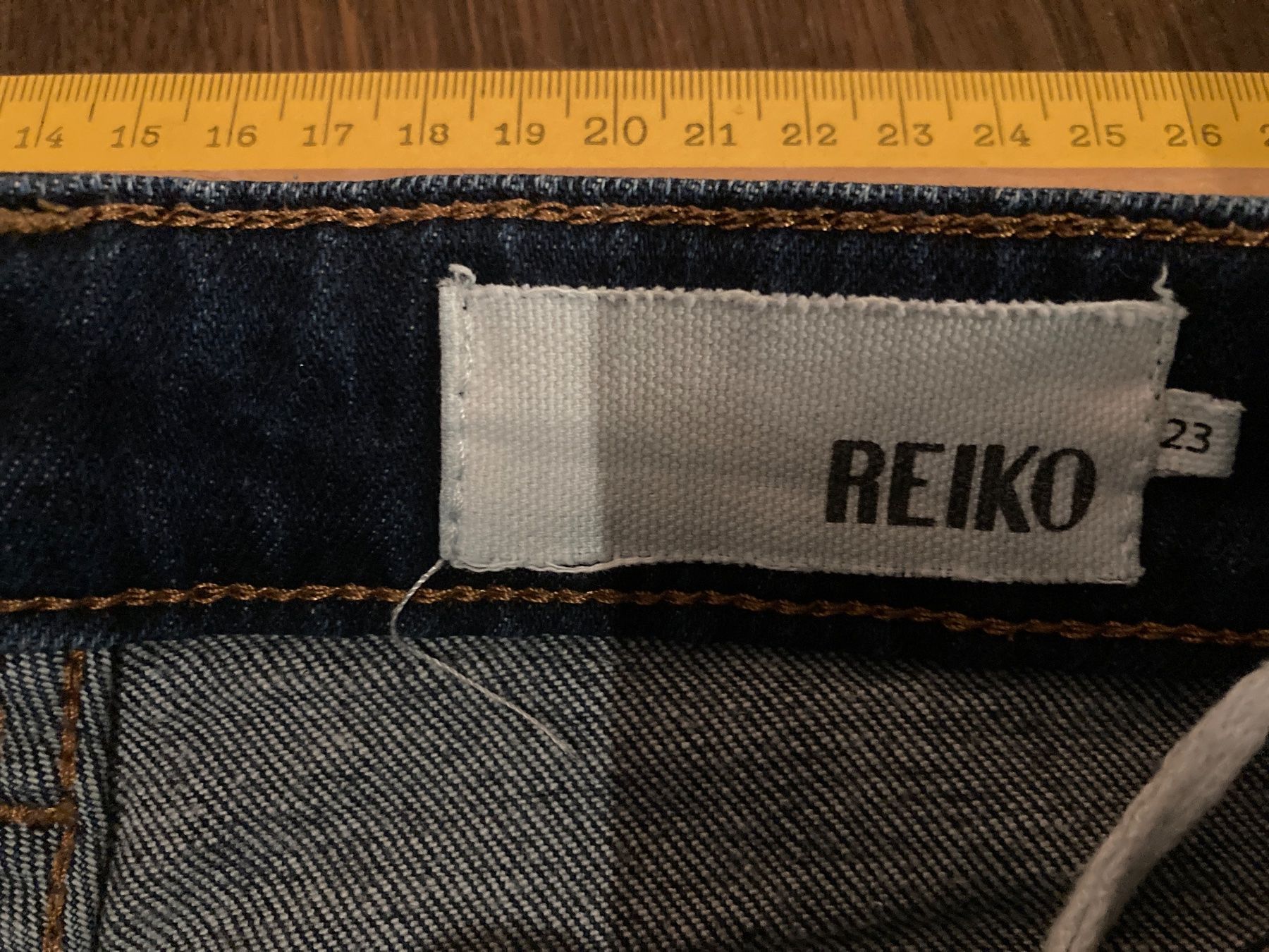 Jeans: Jeans Reiko Grösse 23 – Usato da Zürich venduto da Bopenyang98765 1