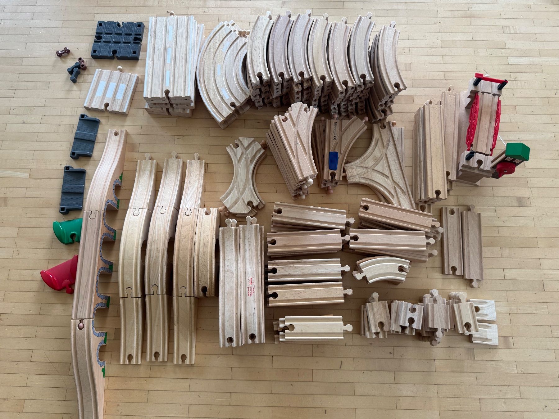 Brio Spielzeuge: Brio Eisenbahn mit viel Zubehör – Gebraucht aus Meilen von Ebi77 3