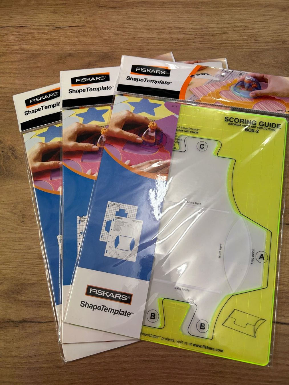 Fiskars Pochoirs: Fiskars Shape Template 3er Set – Neuf avec emballage d'origine à Schönenbaumgarten par Maven