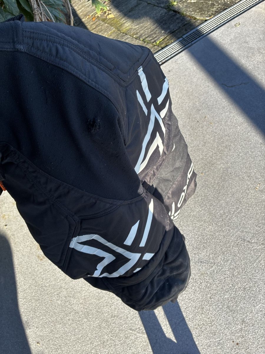 Pantaloni: Hosen OXDOG schwarz – Usato da Niederuzwil venduto da little_beluga 2