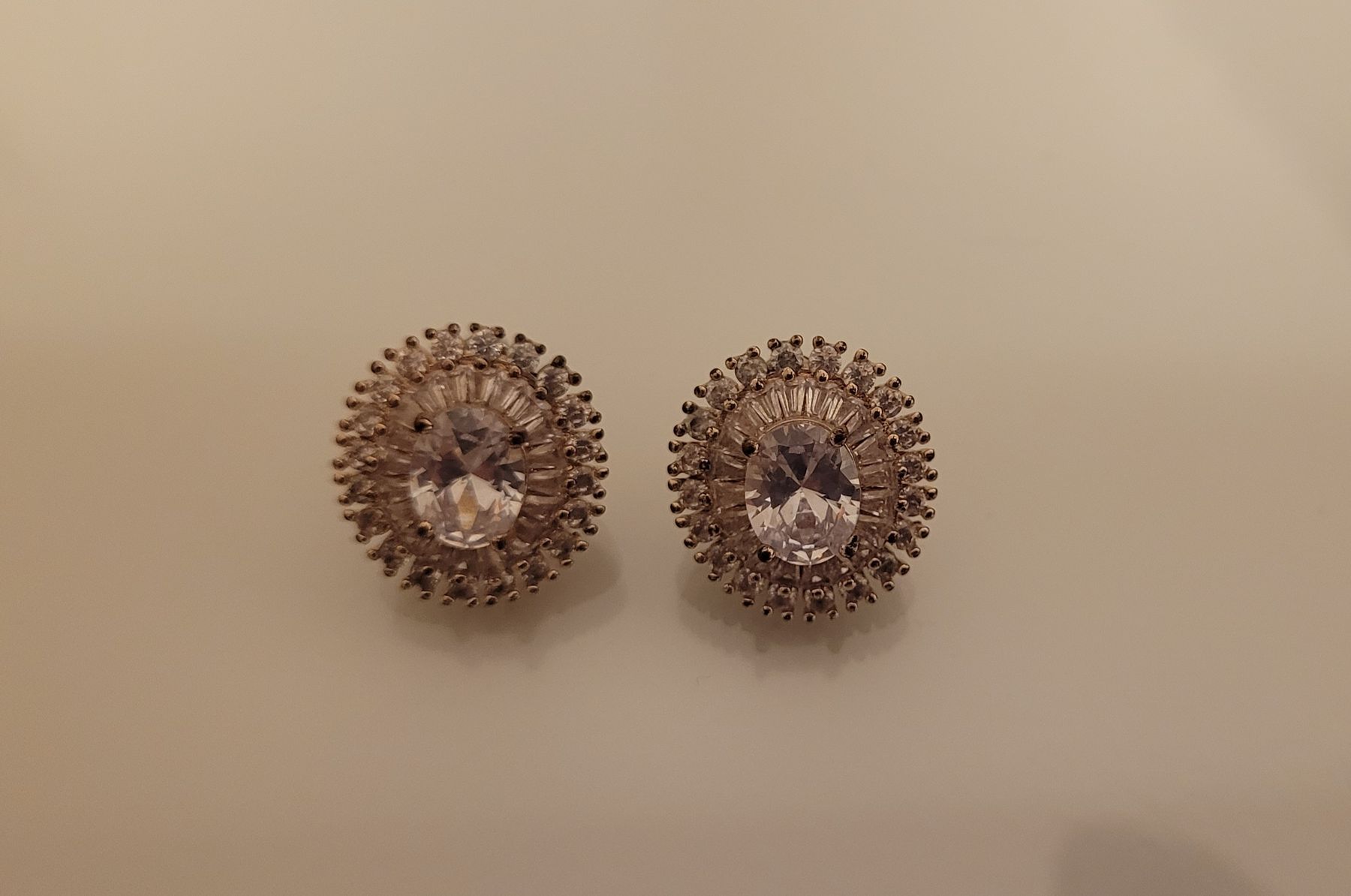 Orecchini pendenti & Orecchini a lobo: Elegante Ohrstecker – Usato da Bünzen venduto da Milly32 1