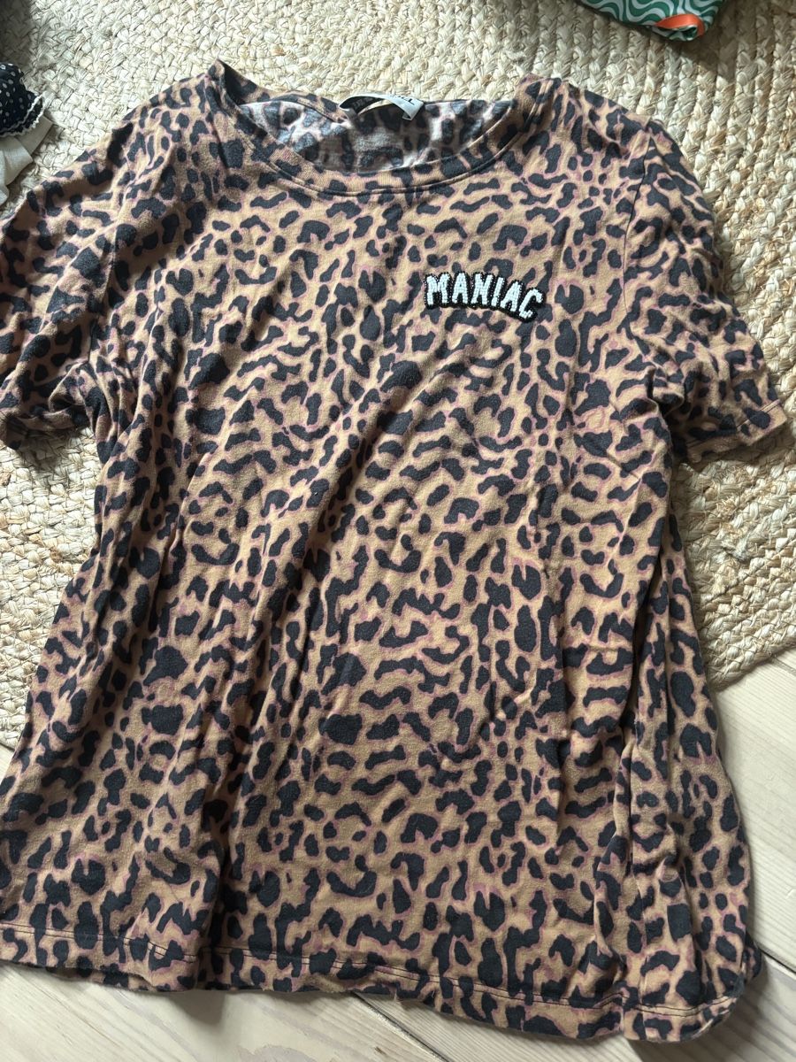 T-Shirts: Essentiel Antwerp Tshirt M – Gebraucht aus Zürich von chloe26 1