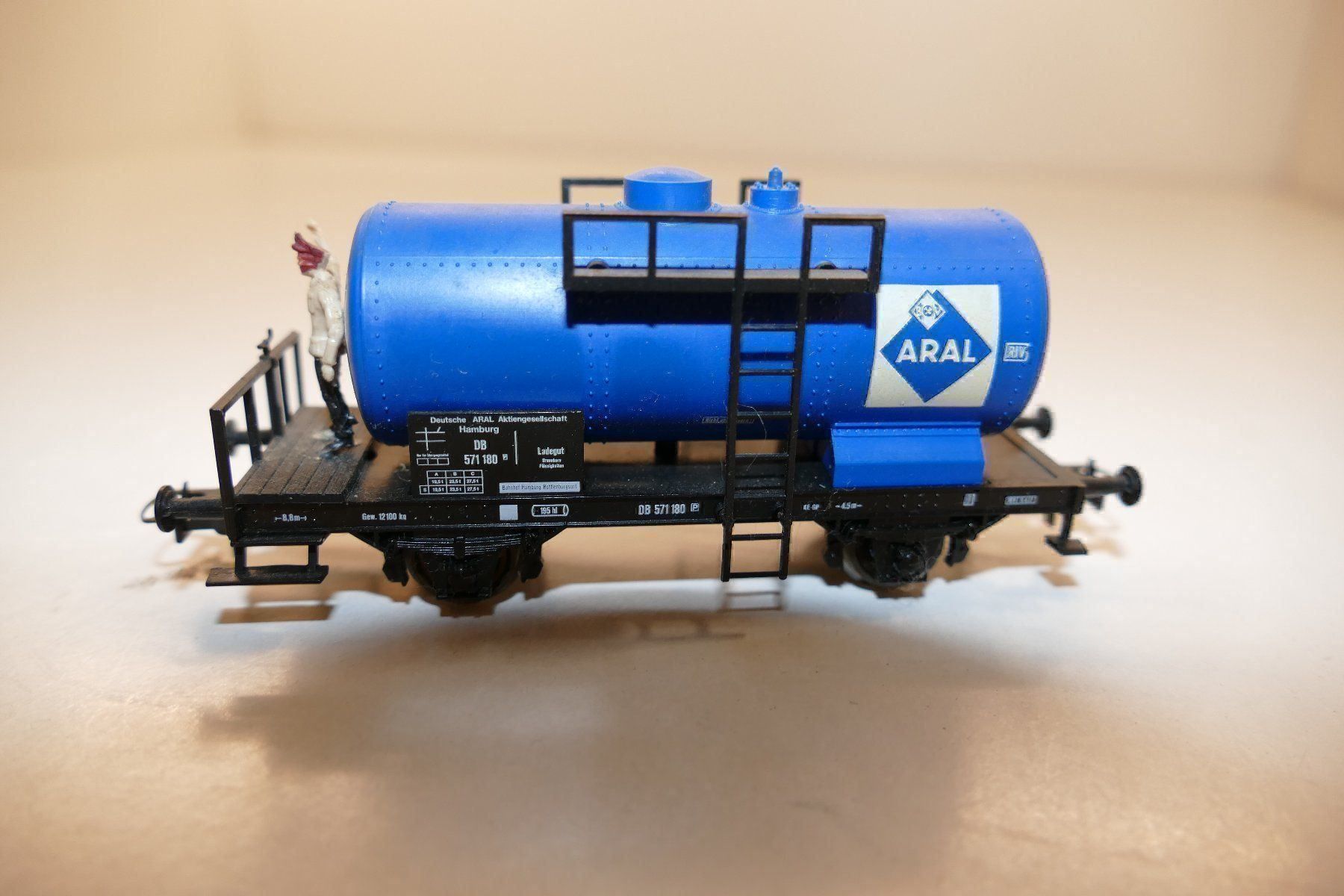 Roco Modellini di ferrovie: Roco H0: DB Kesselwagen Aral – Usato da Niederhasli venduto da rail-duerst