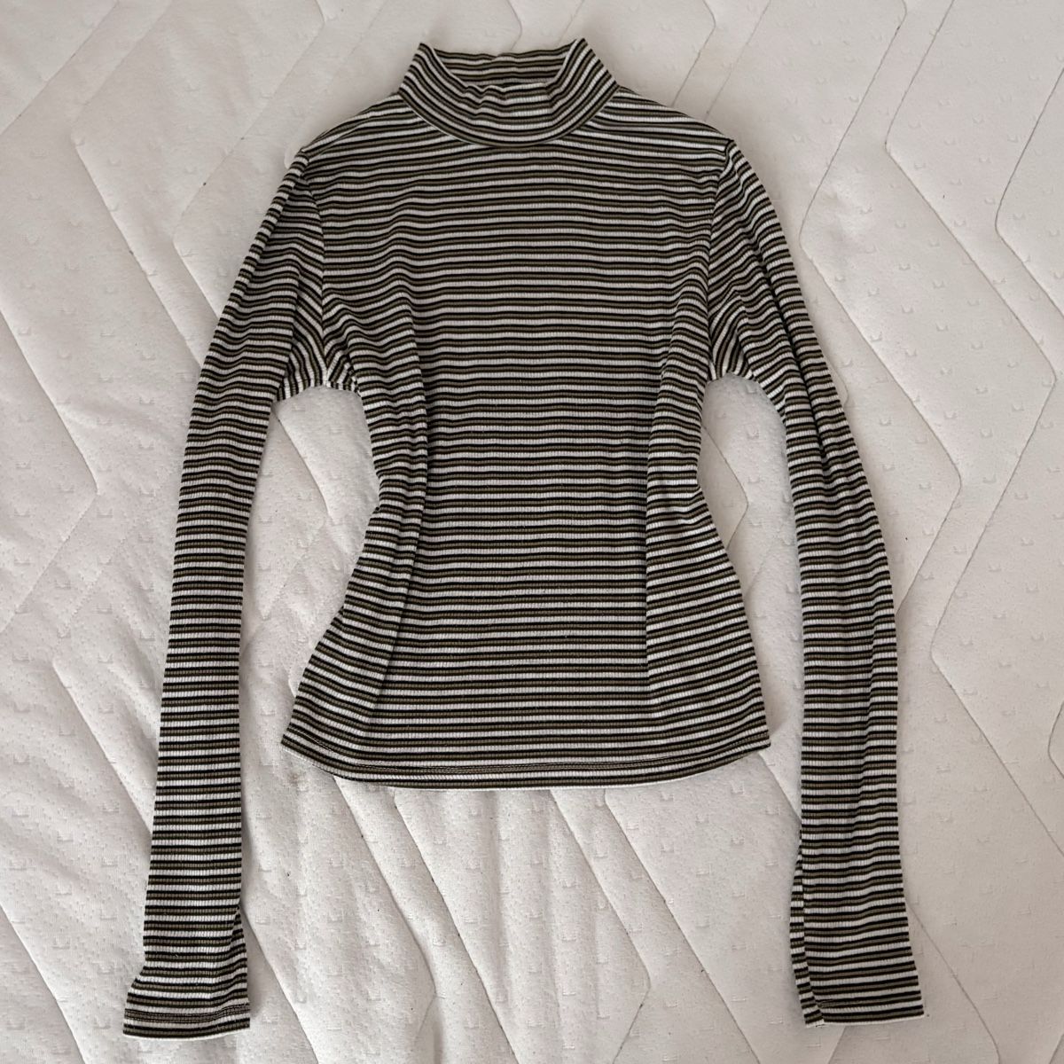 Pullover & Sweatshirts: Grün-Weiss gestreifter Rollkragenpullover von FB sister – Gebraucht aus Brünisried von Livtsukki2ndHand 1