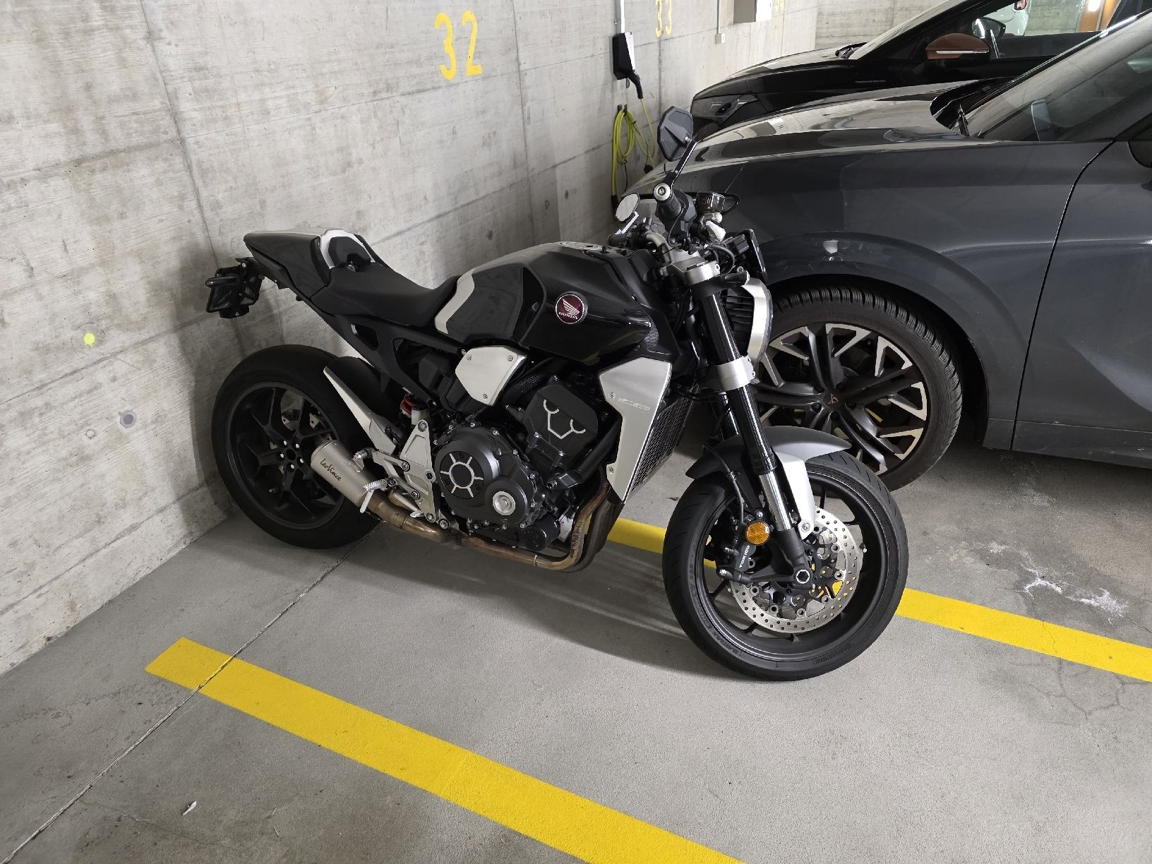 Honda Strasse: Honda CB 1000 R - mit Zubehör – Gebraucht aus Goldach von Haraldiusmaximus