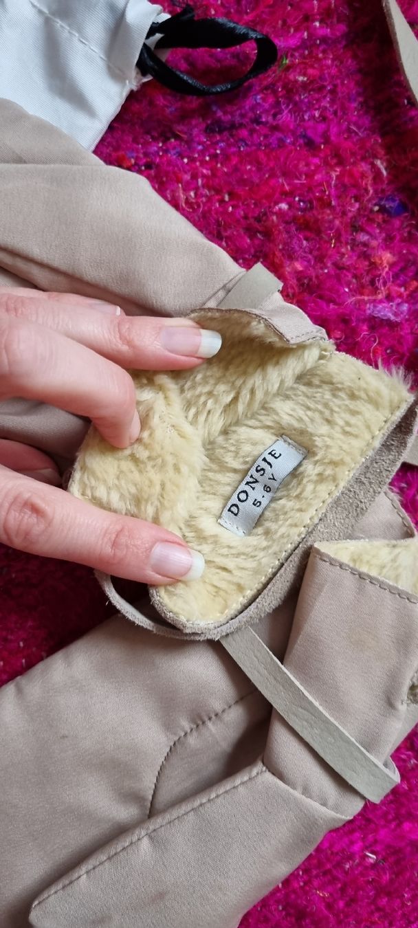 Gants: Donsje Handschuhe 5-6 Jahre – D'occasion à Bad Zurzach par Mfritzli 1