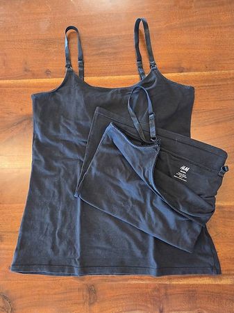 2 Stk. Still Top von H&M schwarz in Gr. M