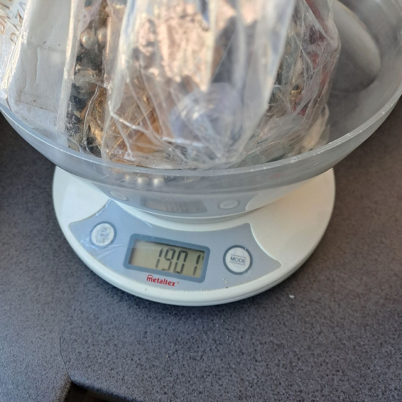 Sonstiger Schmuck: Schmuck lot 1.9 kg – Defekt aus Neuhausen am Rheinfall von Waly... 2