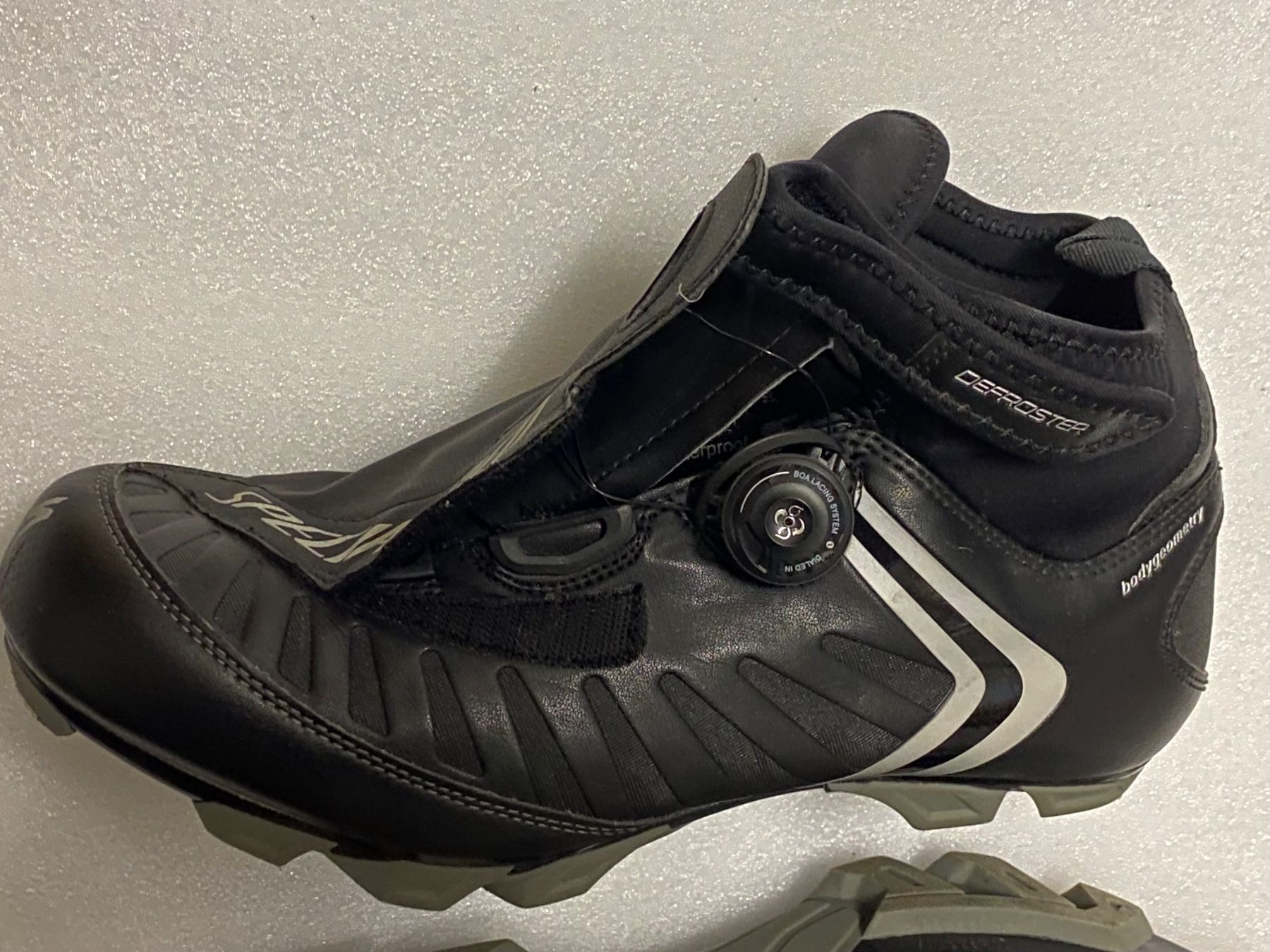 Scarpe da uomo: Specialized MTB-Schuhe Defroster / Gr. 47 – Usato da Frauenfeld venduto da Peedee-1 3