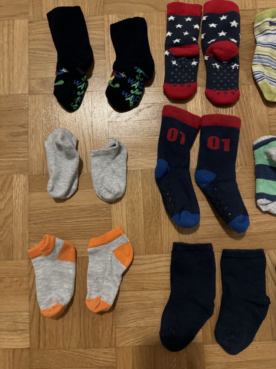 Socken für Kinder: Kinder Socken Grösse 0-12 Monate – Gebraucht aus Zürich von MaSte 1