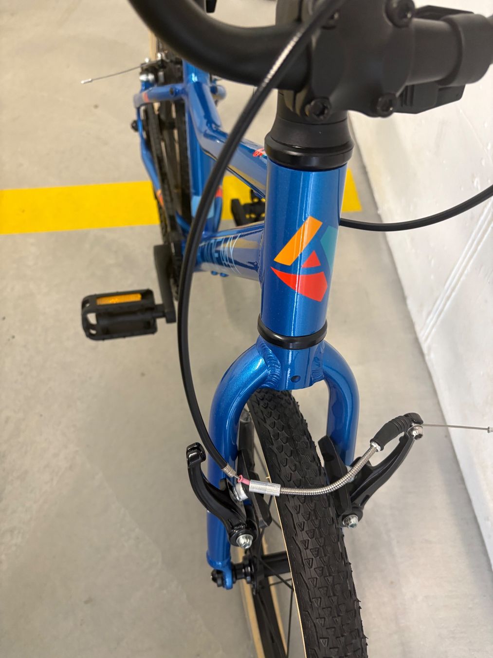 Academy Biciclette: Academy Kinder Velo grade 3 - almost new – Nuovo (secondo la descrizione) da Oberägeri venduto da KseniaSim 2