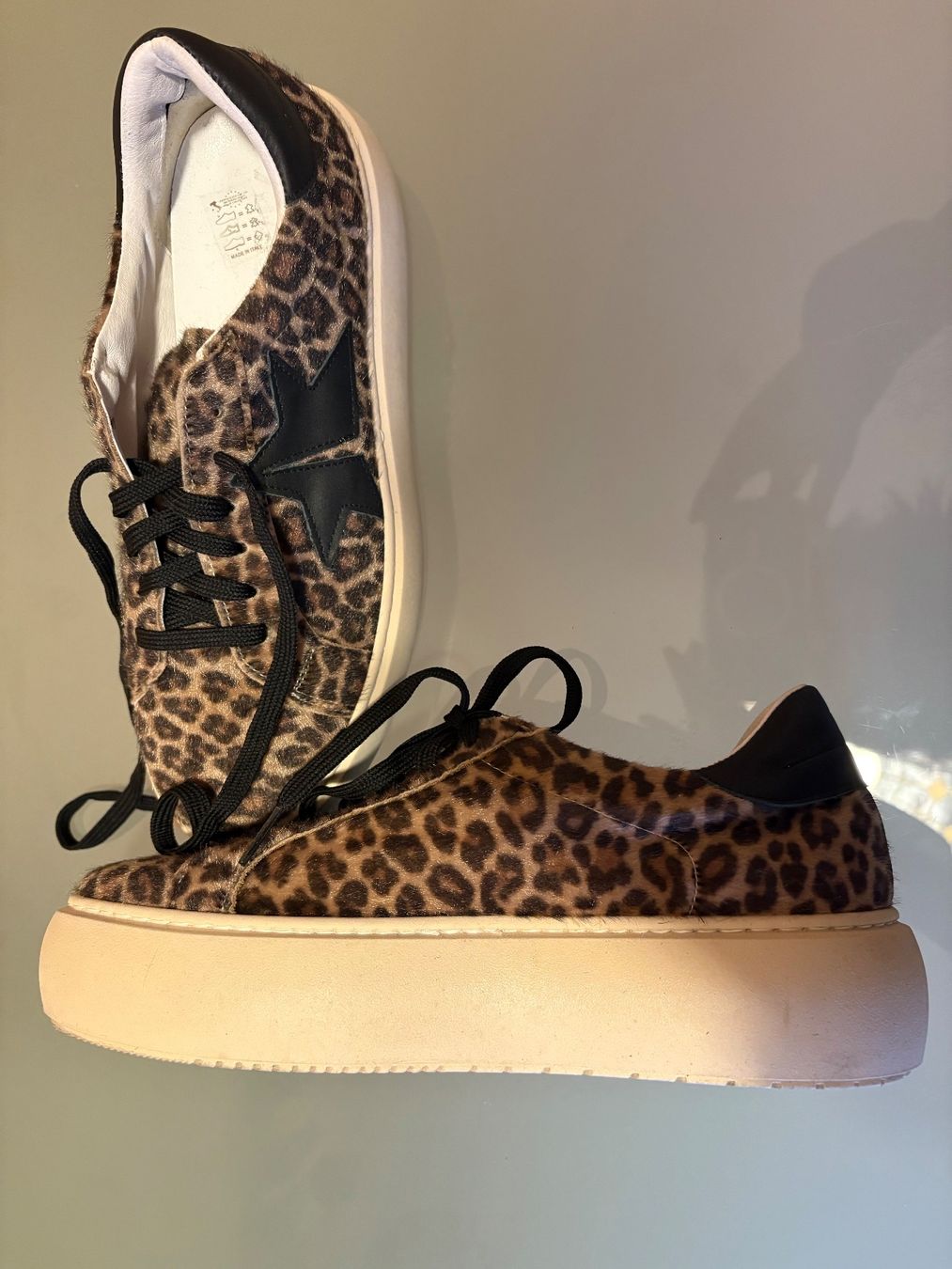 Scarpe da donna: Sneakers donna in pelle – Nuovo (secondo la descrizione) da Viganello venduto da Orisole 1