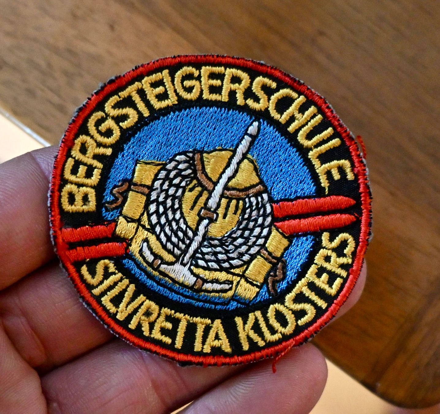 Swiss Plaketten & Abzeichen: VINTAGE Patch Bergsteigerschule Silvretta Klosters – Gebraucht aus Pfaffhausen von mono_rec 3