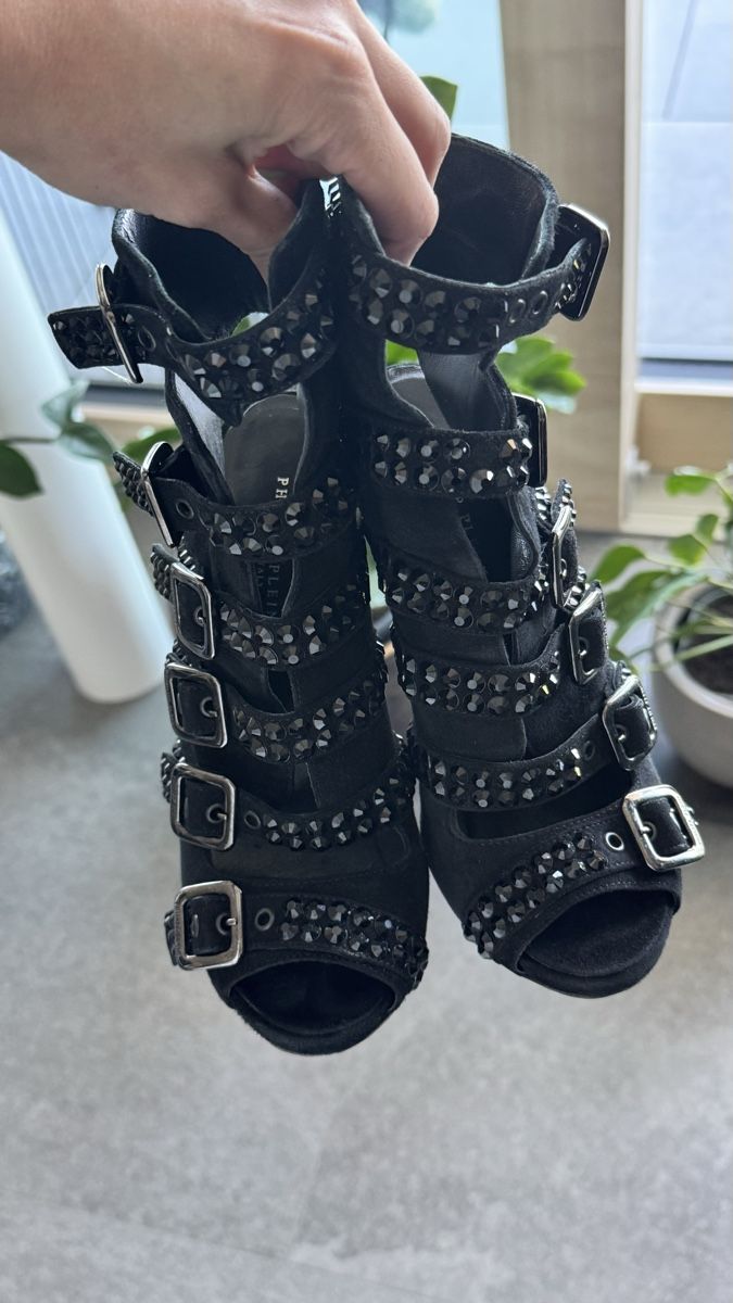 Philipp Plein Scarpe da donna: Philipp Plein Sandaletten schwarz  – Usato da Mörigen venduto da TimelessFinds 5