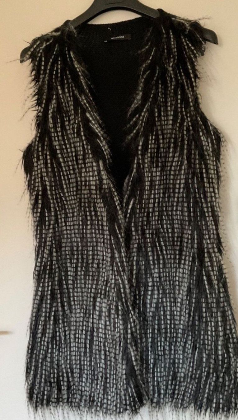 Navyboot Gilet & Giacche senza maniche: Navyboot Weste fake Fur Kunstfell - Grösse M – Usato da Fislisbach venduto da Maieriisli25