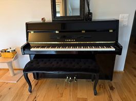 Piano droit YAMAHA