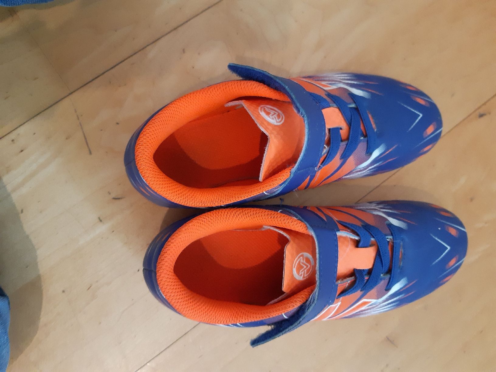 Victory Scarpe da uomo: Fussballschuhe – Usato da Langenthal venduto da AspireE15 2