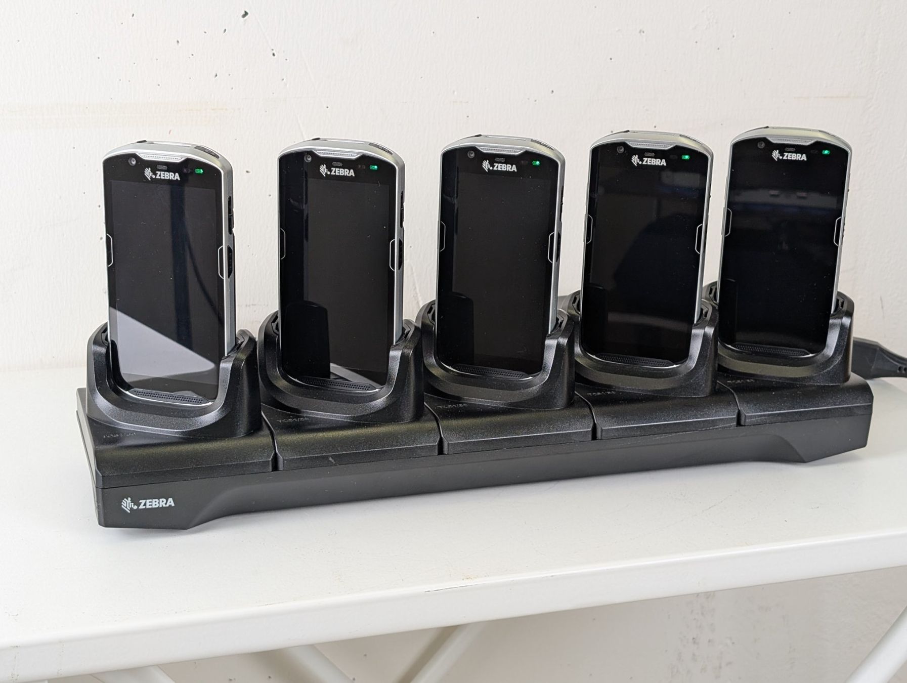 Portables: Zebra TC52 (TC520K) Set Android 11 mit Ladestation – D'occasion à Winterthur par Hint17