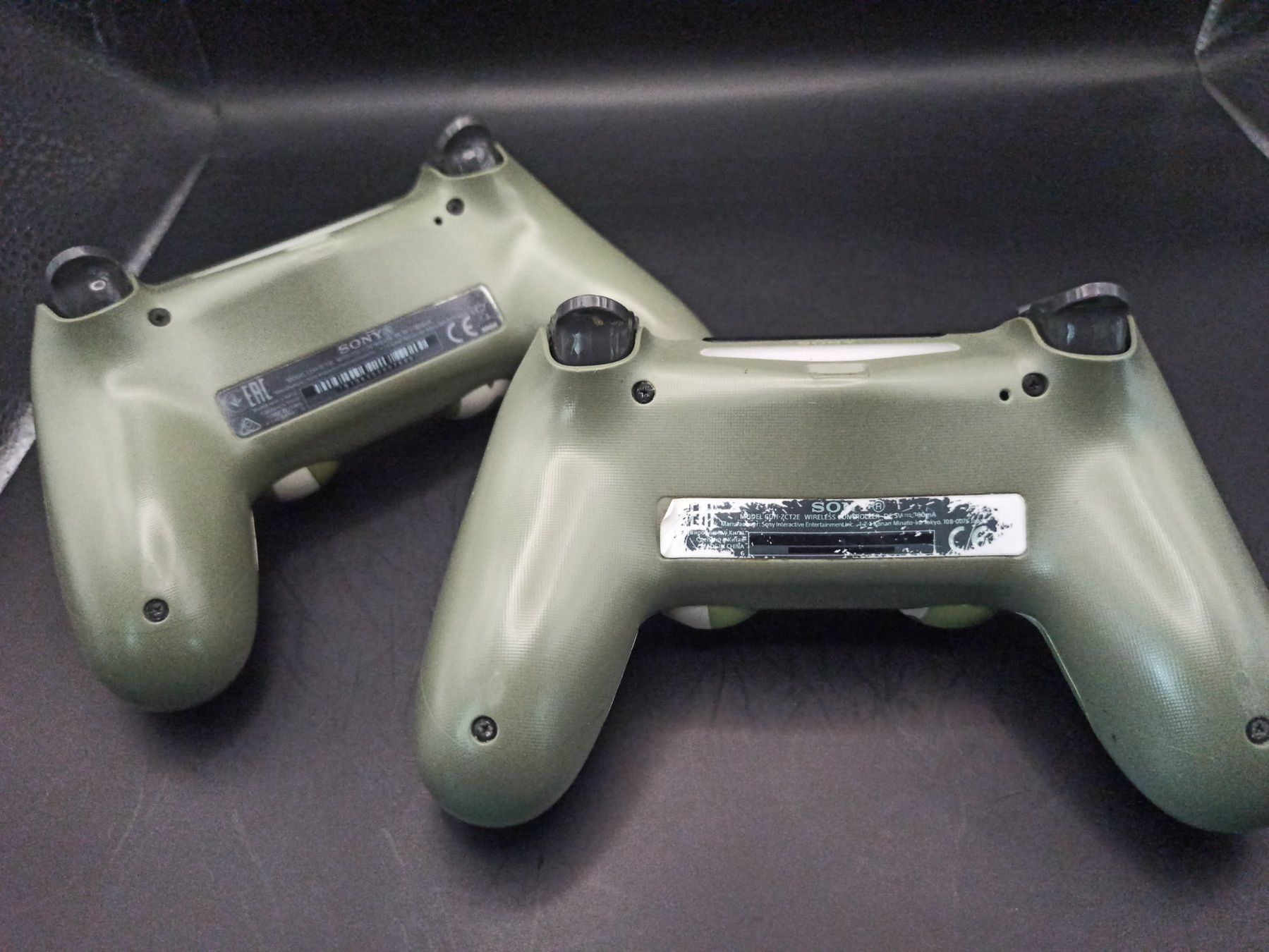 Controller: 2 x Original Controller Sony PS4 Wireless DualShock 4 CAMO – Usato da Oberweningen venduto da mar_87mx 7