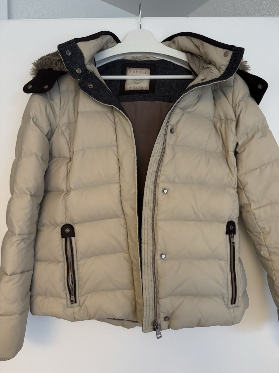 Esprit Giacche: Esprit Winterjacke, beige, Grösse 38 – Usato da Arth venduto da BaMe84