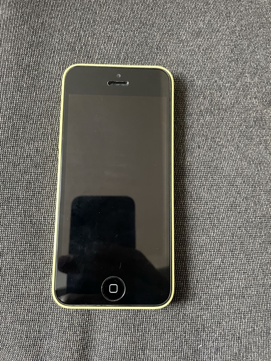 Apple Portables: Iphone 5c Yellow mit Originalverpackung – Défectueux à Niederdorf par ciritungol 1