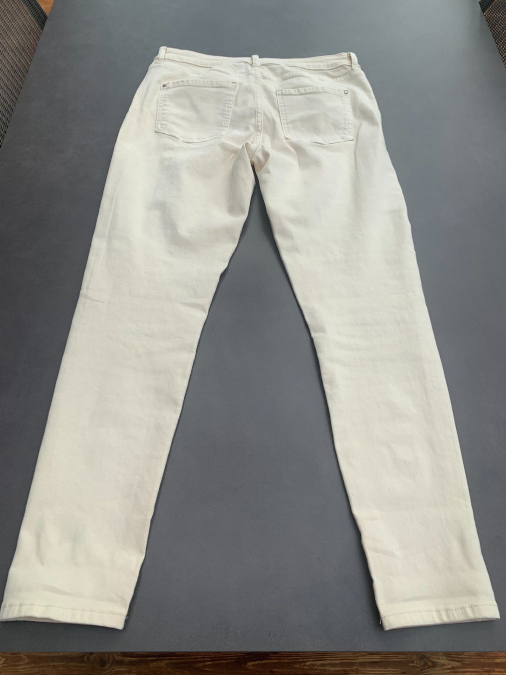 Pantaloni: Damenhose beige Eur40 – Nuovo (secondo la descrizione) da Azmoos venduto da Verwir64 1