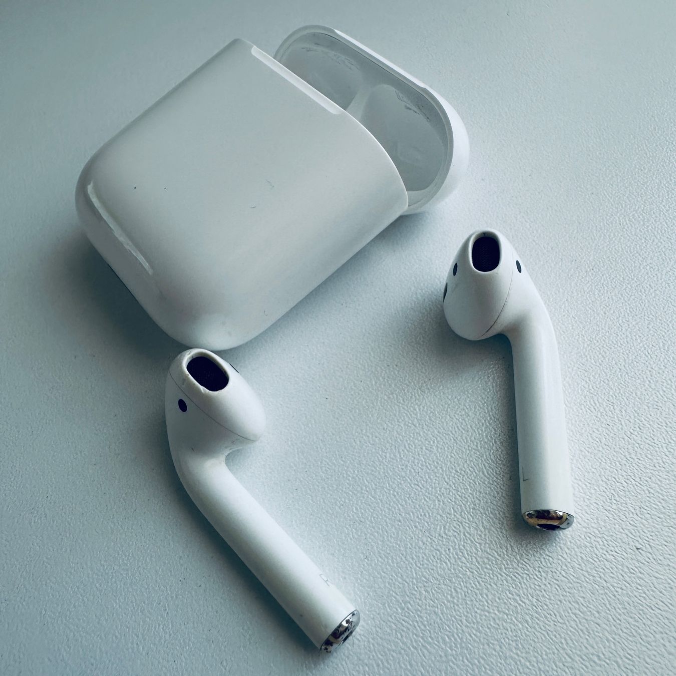 Apple Cuffie: Original Apple AirPods 2 Kopfhörer Wireless Lightning Kabel – Usato da Basel venduto da MY.AIRPODS.SHOP 1