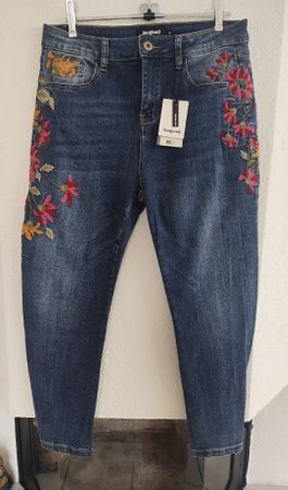 neue Desigual Boyfriend Jeans. (129.90)