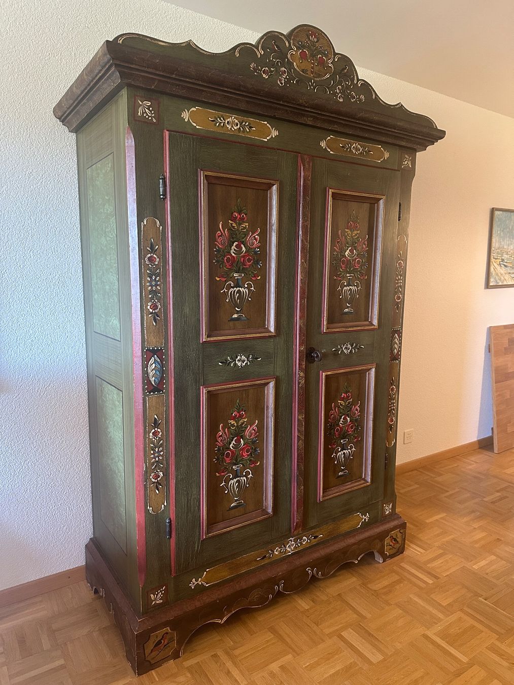 Pfister Armadi: Schrank mit Malerei Blumen im Bauernstil – Usato da Belp venduto da Bruno7327 1