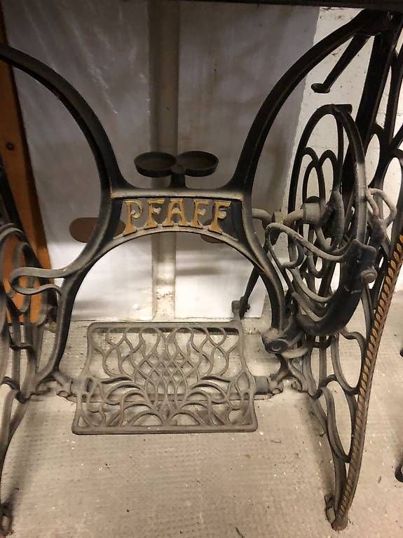 Pfaff Macchine da cucire: Ancienne machine à coudre – Usato da Genève venduto da autoeuropa 2