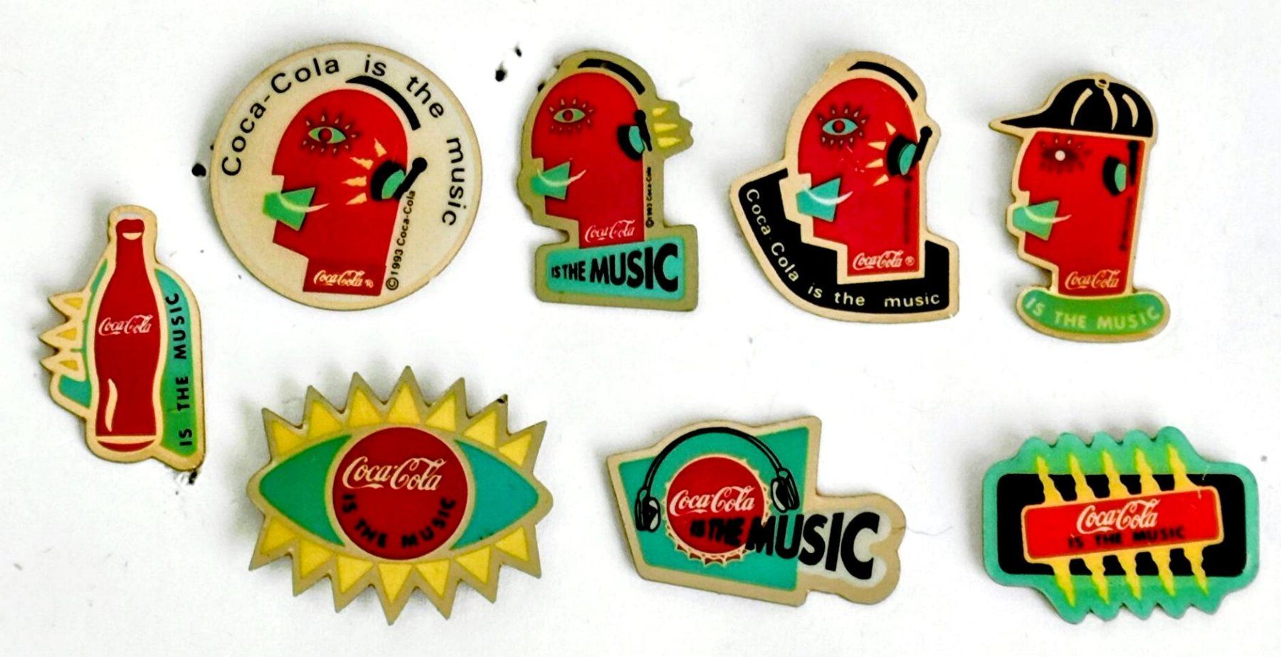 Coca-Cola Placchette & Badge: 8  Coca-Cola music Pins – Usato da Pfäffikon ZH venduto da Colacity