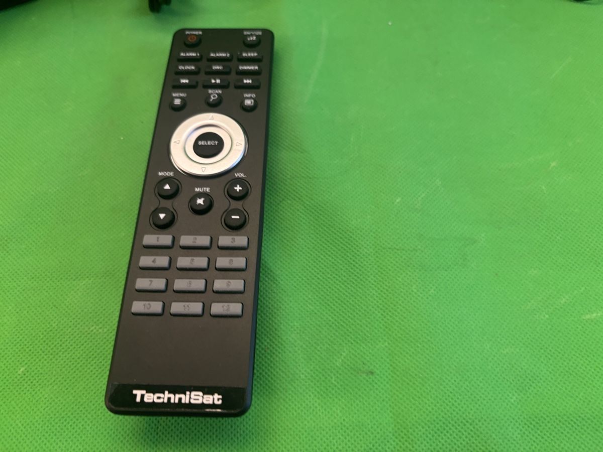 Technisat Radio: Digitalradio TechniSat Digitradio 100 DAB+ gebraucht – Nuovo e nell'imballaggio originale da Kilchberg ZH venduto da bionicdog 2