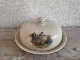 Beurrier et plat avec motif de la cour et pommes