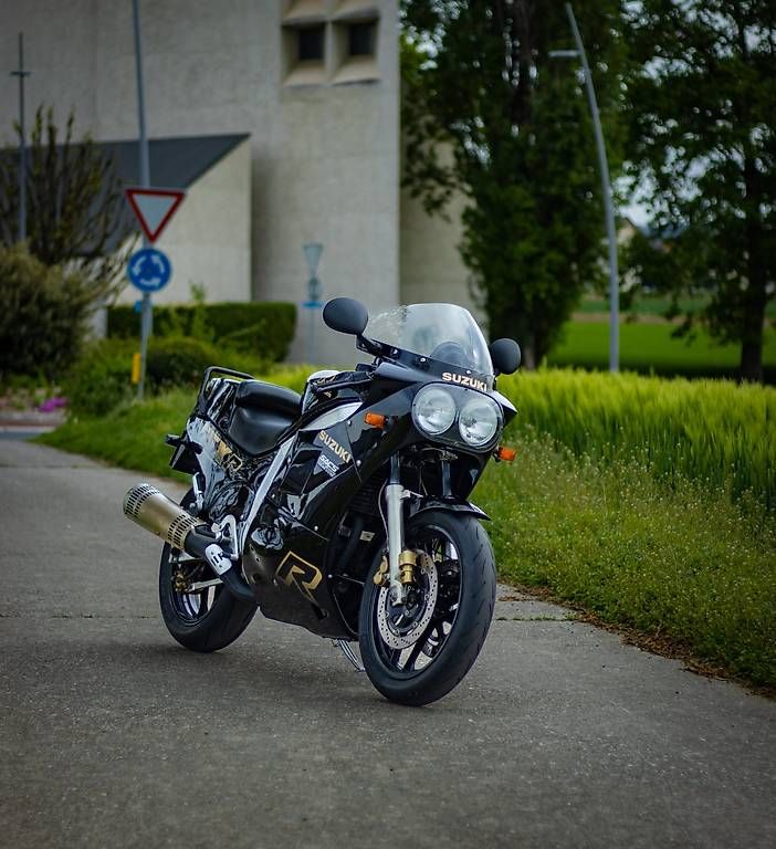 Strada: Suzuki GSX-R 1100 - 1986 – Usato da Grand-Lancy venduto da Marcopanik