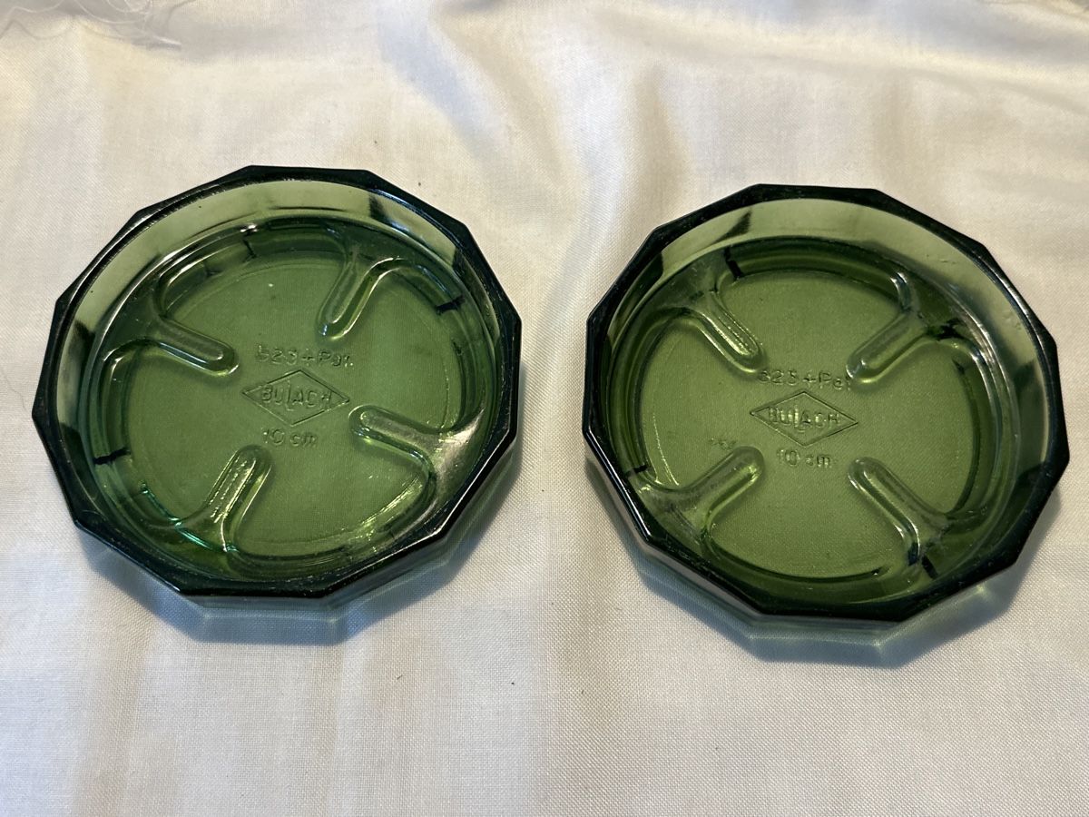 Untersetzer: 2x Untersetzer grün Glas, Durchmesser 12 cm, Rillenglas – Gebraucht aus Zürich von Chaeffeler