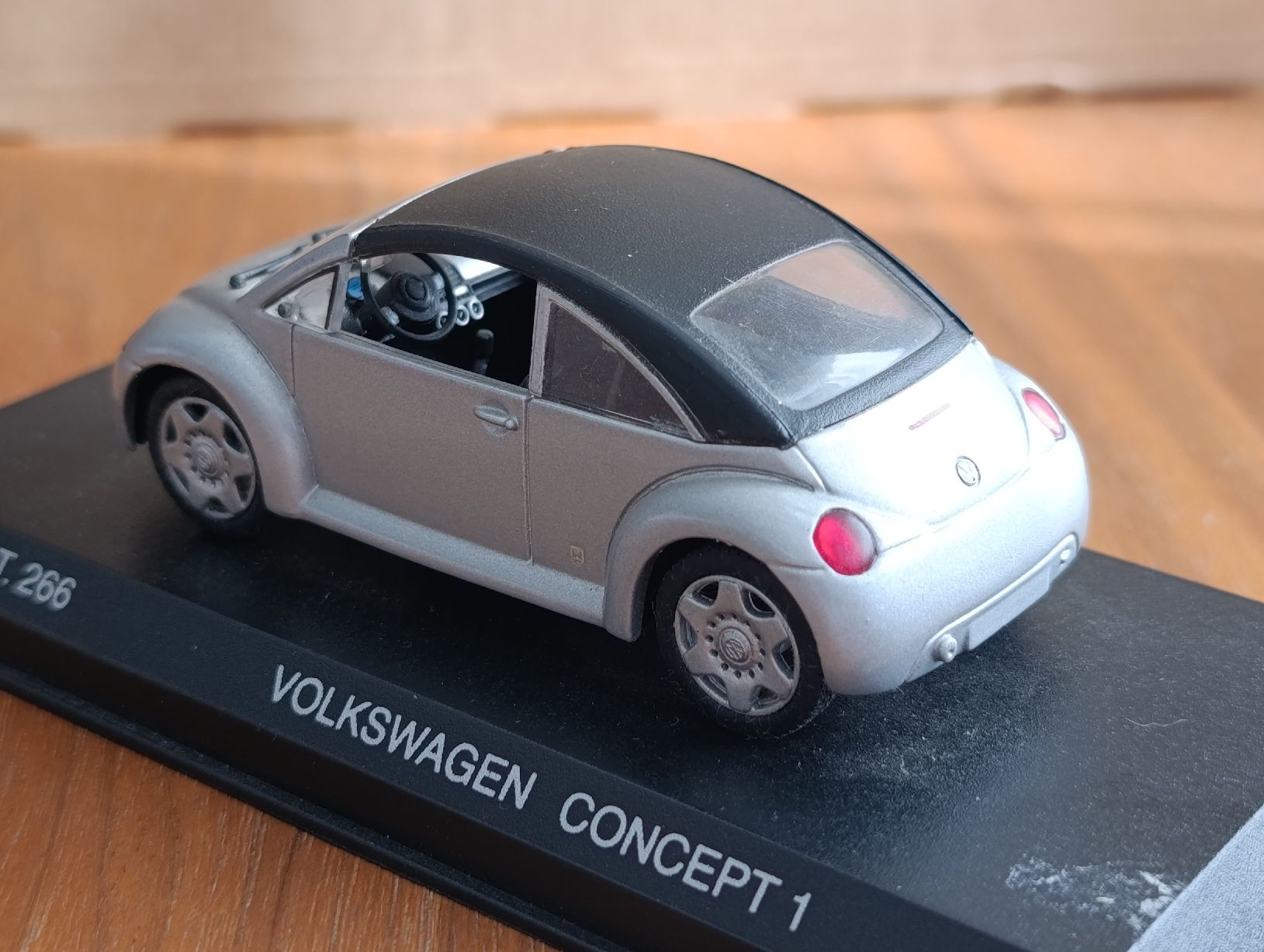 Volkswagen Modellautos: VW New Beetle Concept 1:43 Käfer – Gebraucht aus Untervaz von Pescante 1