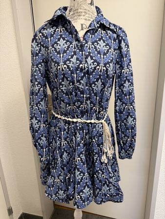Neues Kleid von Zara mit Muschelgürtel, S, Trend